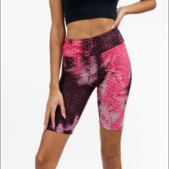 NWT Tie-Dye High-Waisted Elastic Biker Shorts - Picture 4 of 6